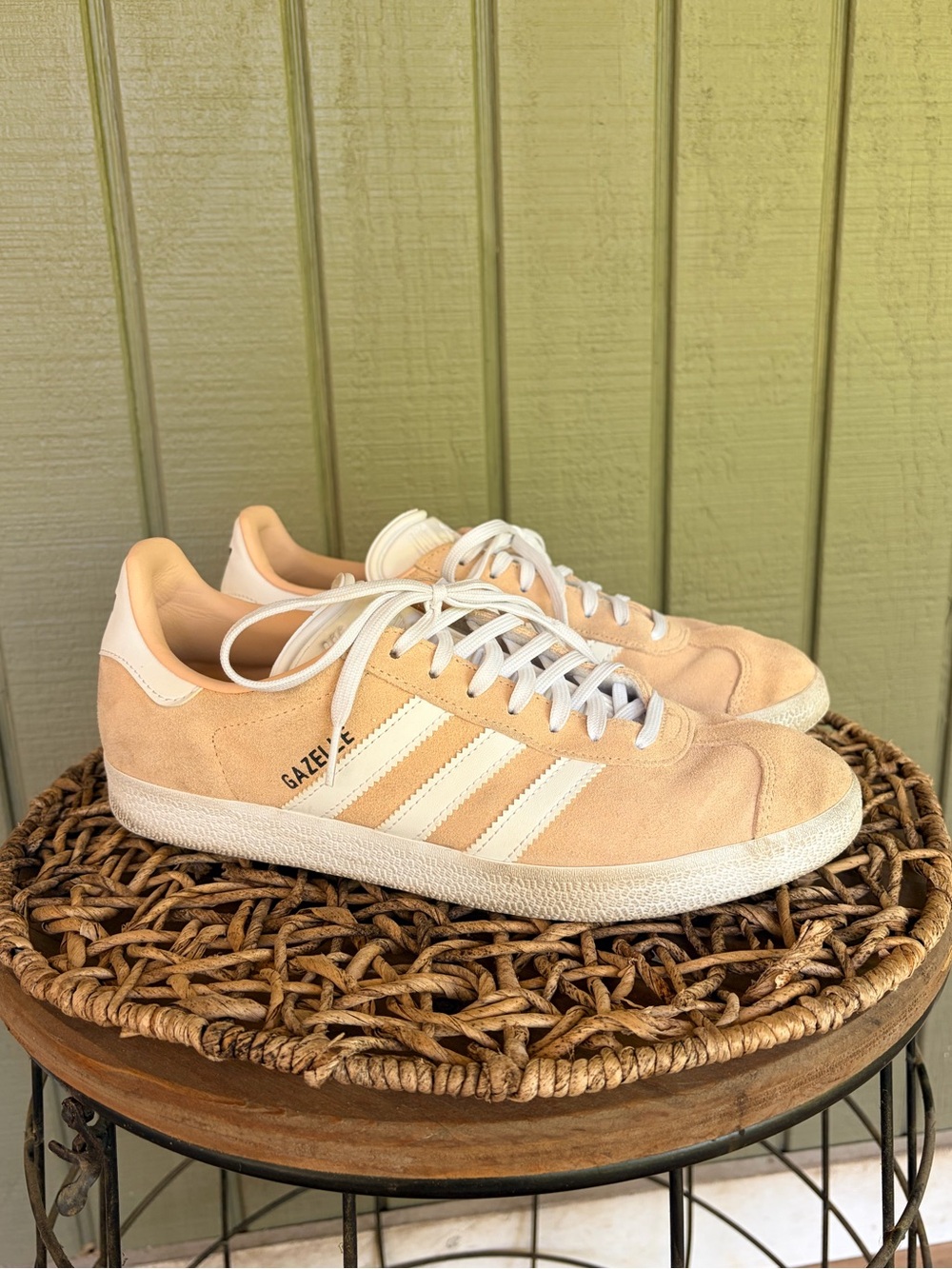 Adidas Gazelle Halo Blush Pink Suede Women's Size 10 Men's 9 ID7006 - Picture 2 of 7